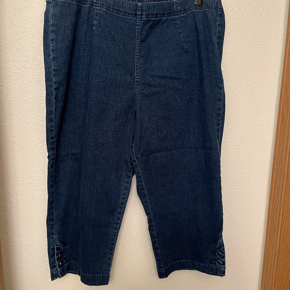 Ladies Capri’s